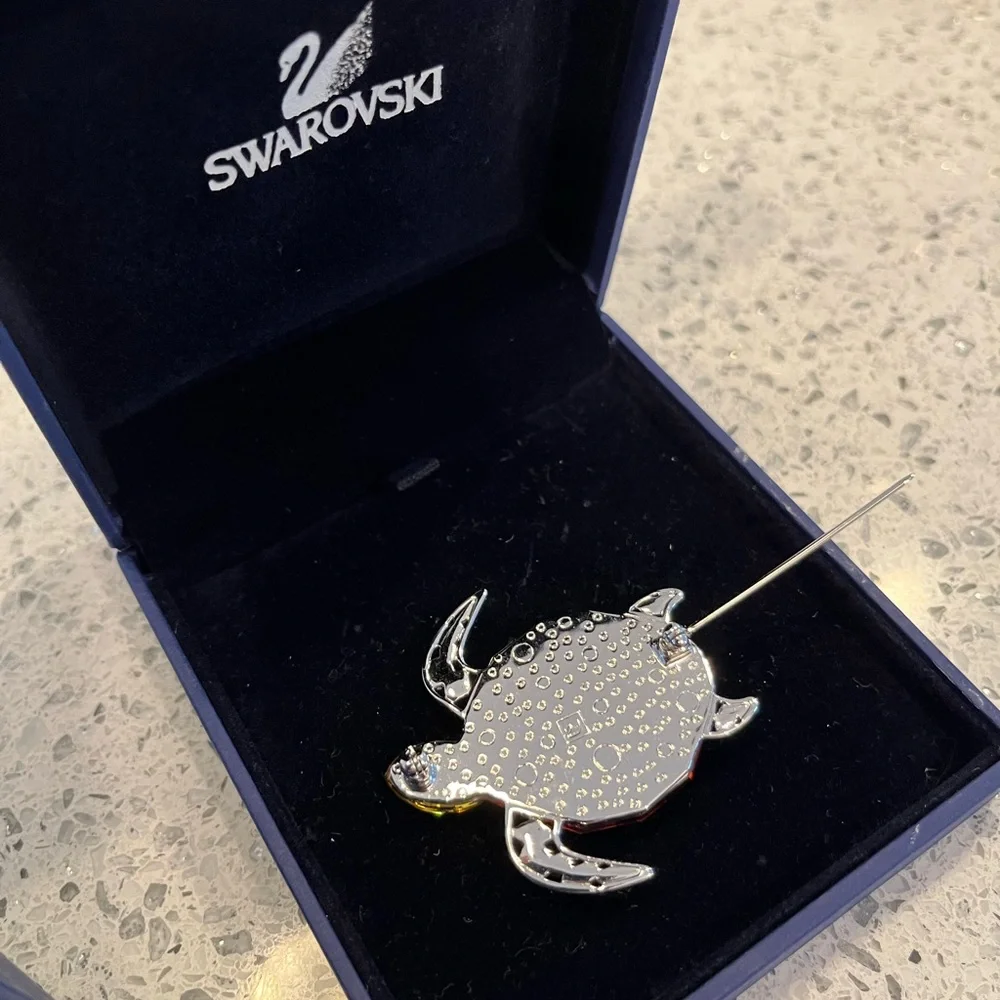 Vintage Swarovski Corporito Turtle brooch. New in box, signed, perfect condition - Picture 4 of 7